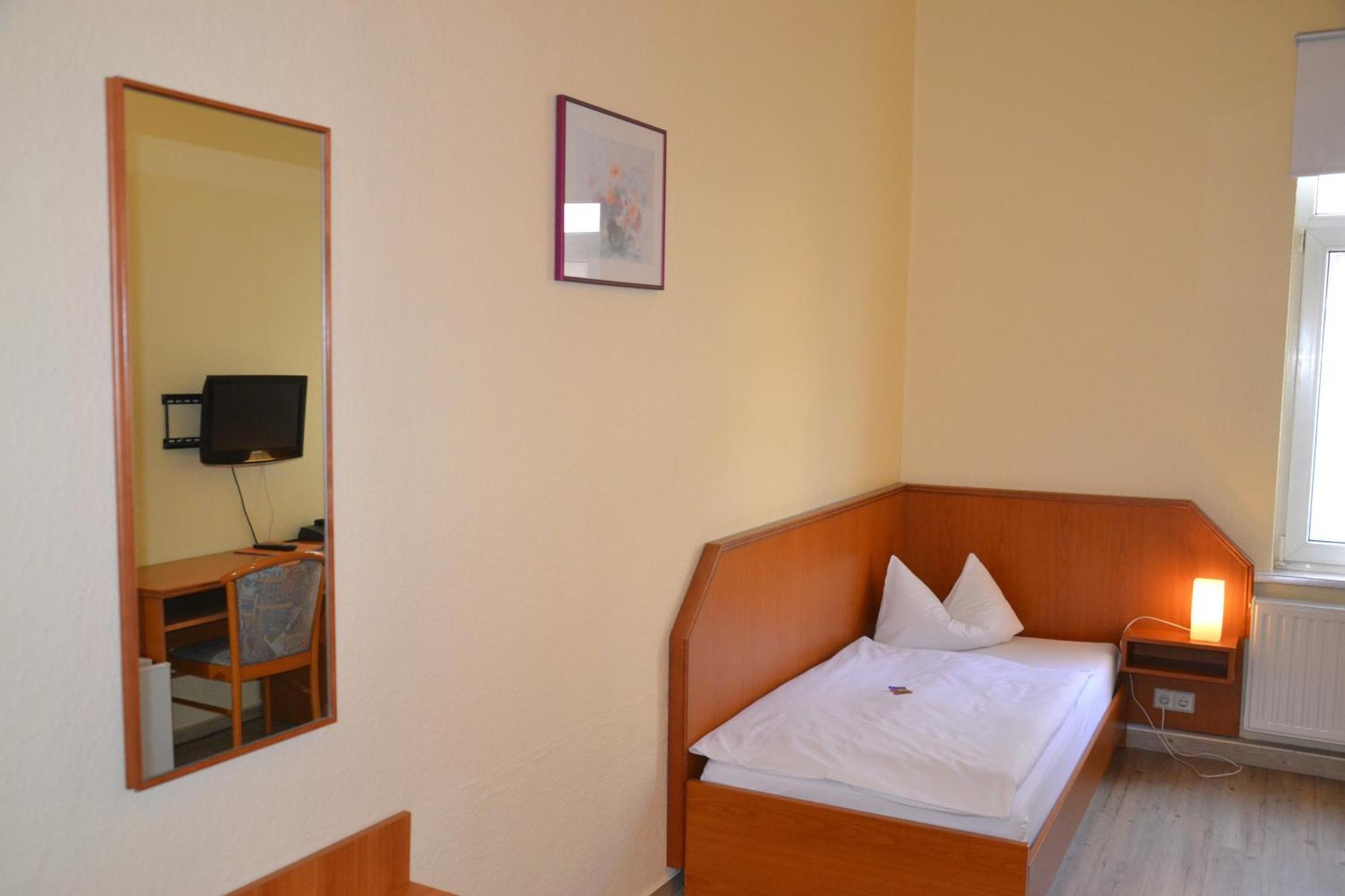 Hotel Thueringer Hof Jena Oda fotoğraf
